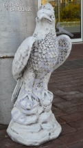 Скульптура из бетона "Орел"