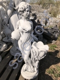 Скульптура из бетона "Девушка с вазой"