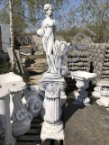 Скульптура из бетона "Девушка с вазой"/Подиум С-126